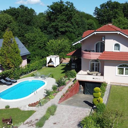 Villa Katarina With Pool Banja Luka Esterno foto