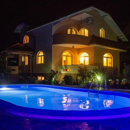 Villa Katarina With Pool Banja Luka Esterno foto