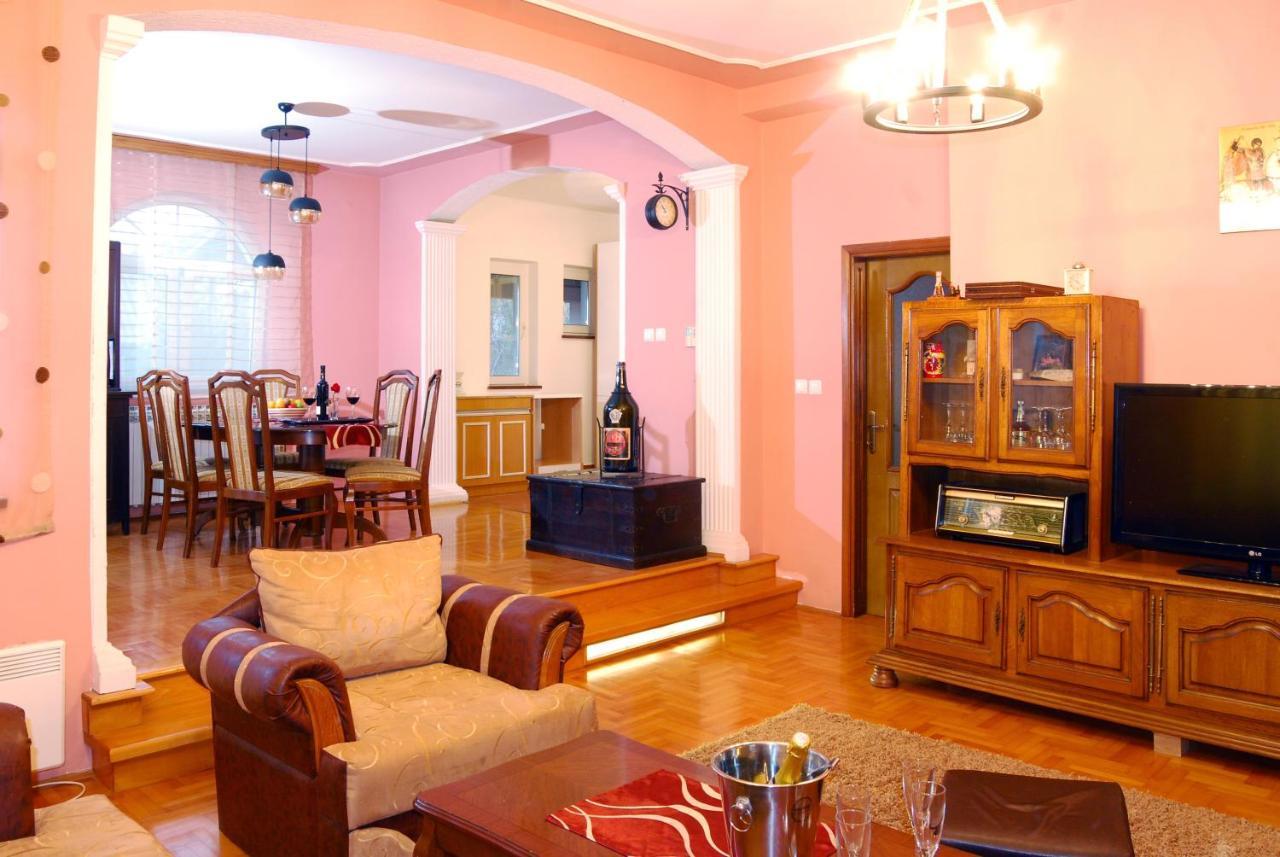 Villa Katarina With Pool Banja Luka Esterno foto