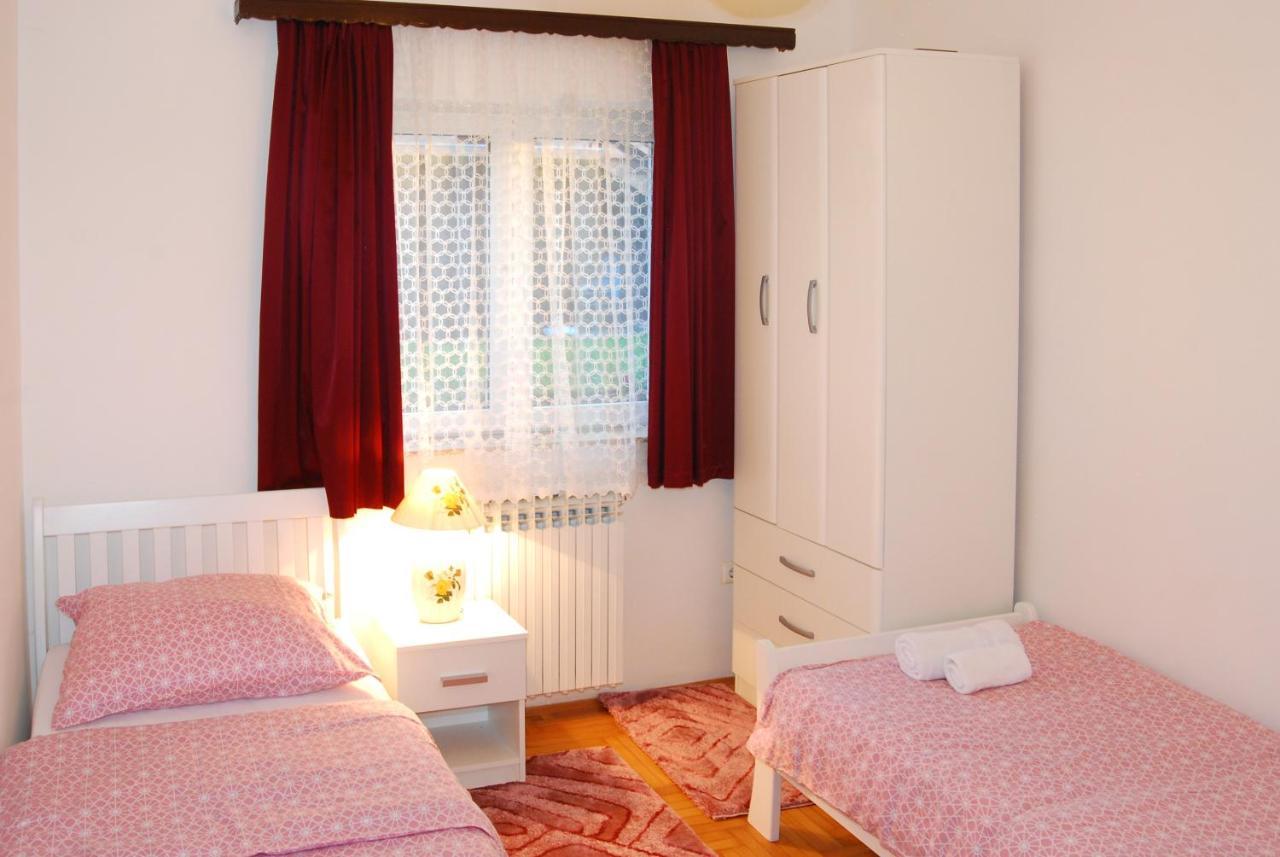 Villa Katarina With Pool Banja Luka Esterno foto