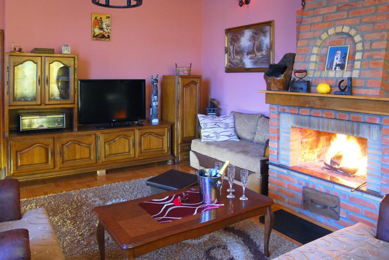 Villa Katarina With Pool Banja Luka Esterno foto