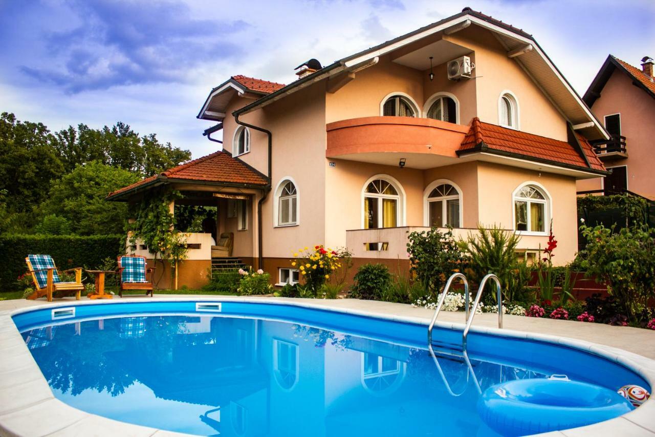 Villa Katarina With Pool Banja Luka Esterno foto