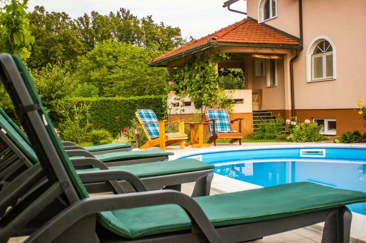Villa Katarina With Pool Banja Luka Esterno foto