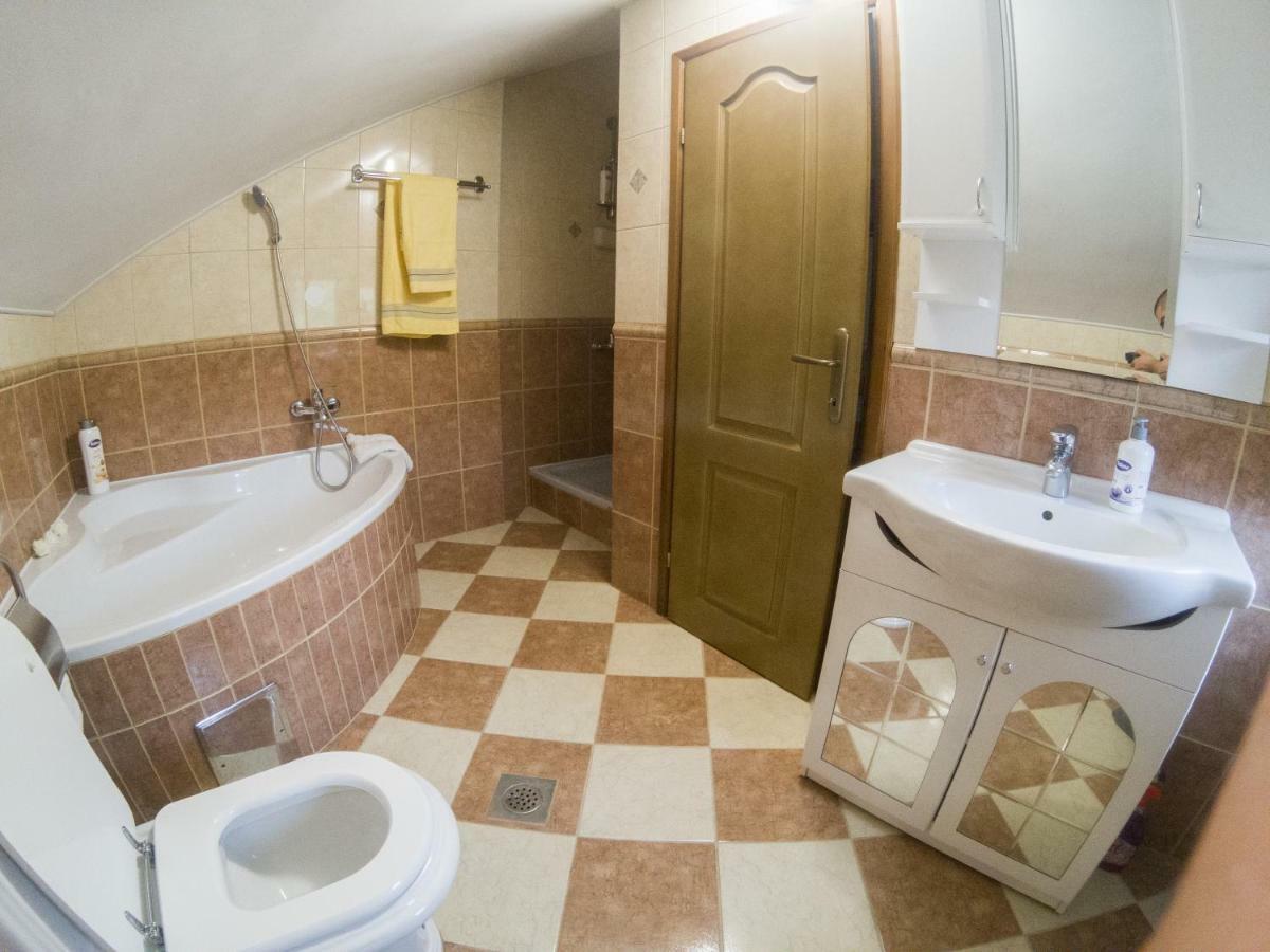 Villa Katarina With Pool Banja Luka Esterno foto