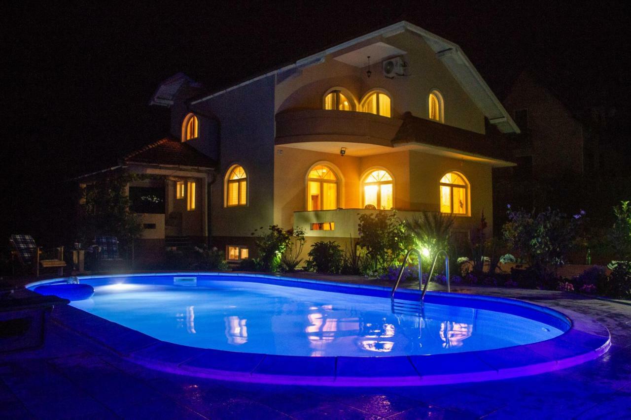 Villa Katarina With Pool Banja Luka Esterno foto