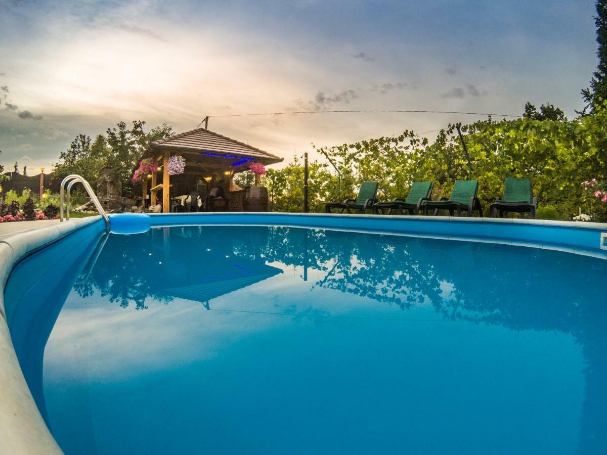 Villa Katarina With Pool Banja Luka Esterno foto