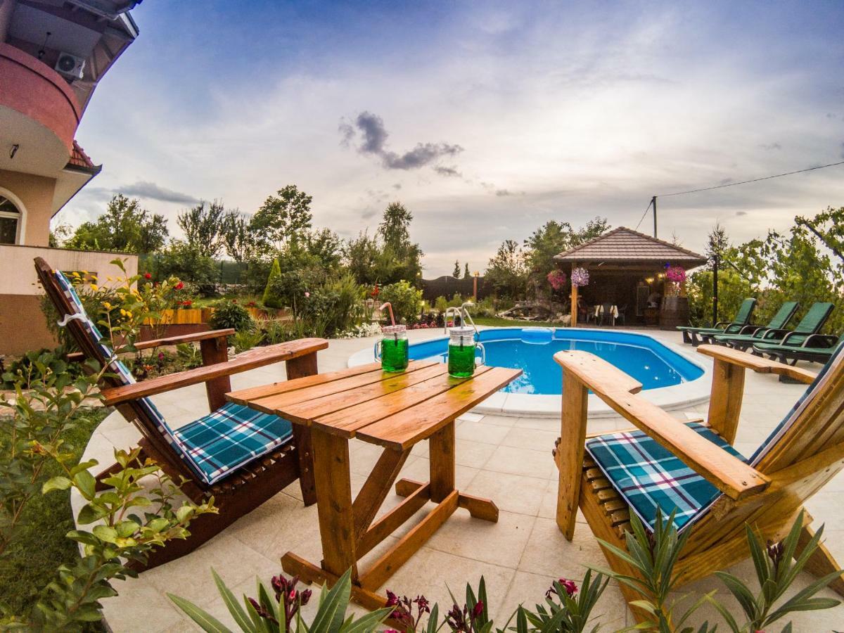 Villa Katarina With Pool Banja Luka Esterno foto