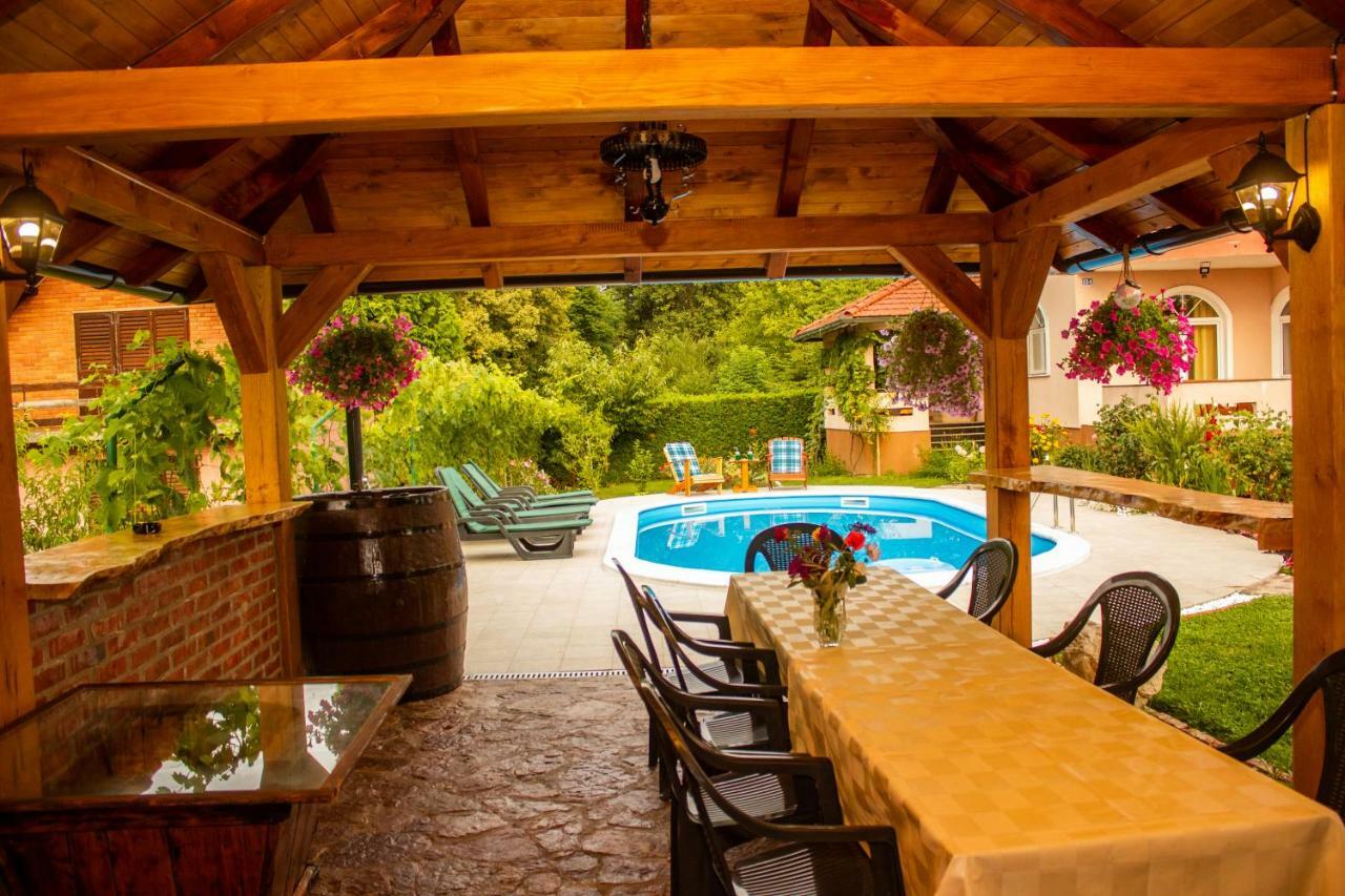 Villa Katarina With Pool Banja Luka Esterno foto