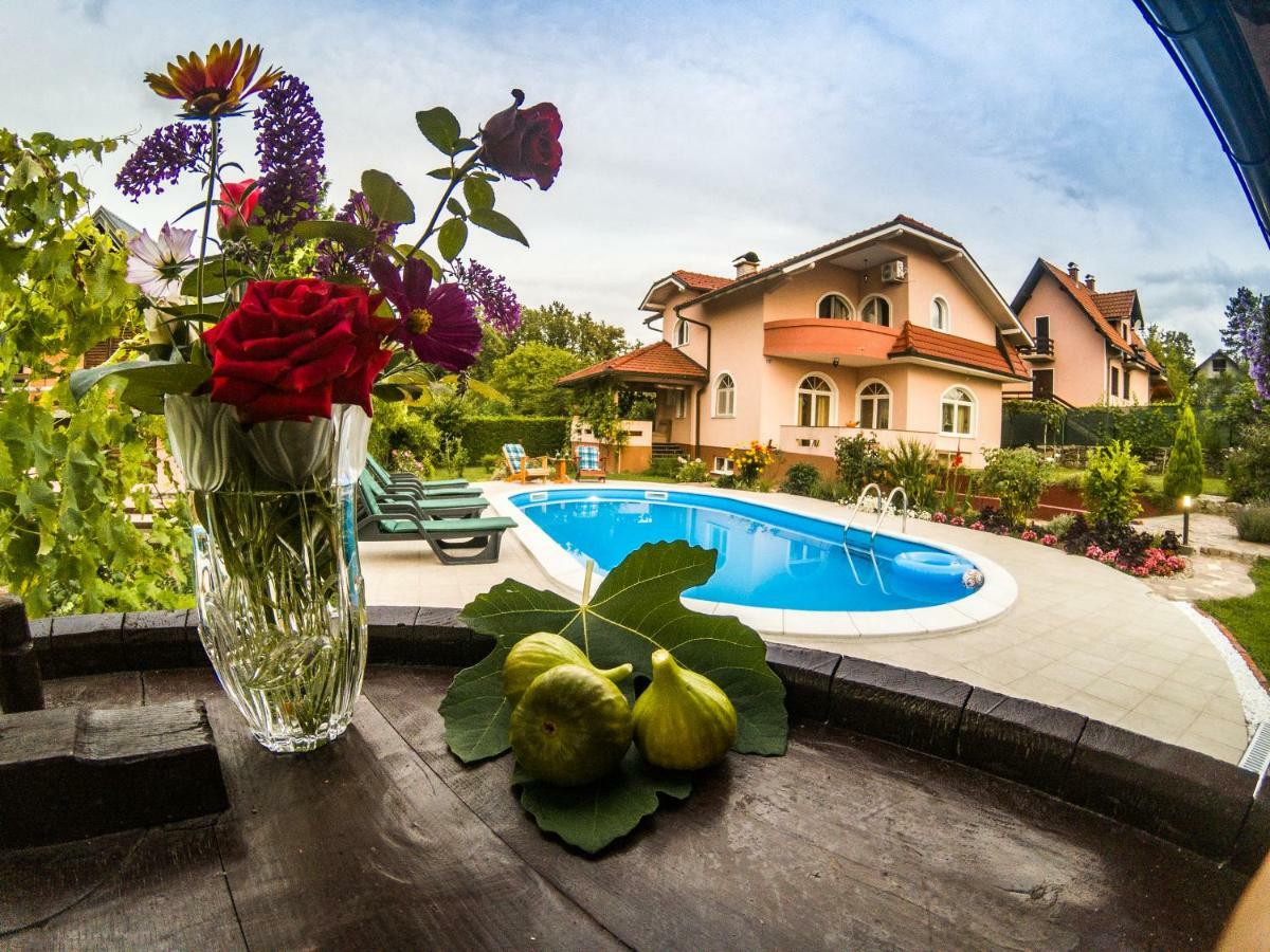 Villa Katarina With Pool Banja Luka Esterno foto